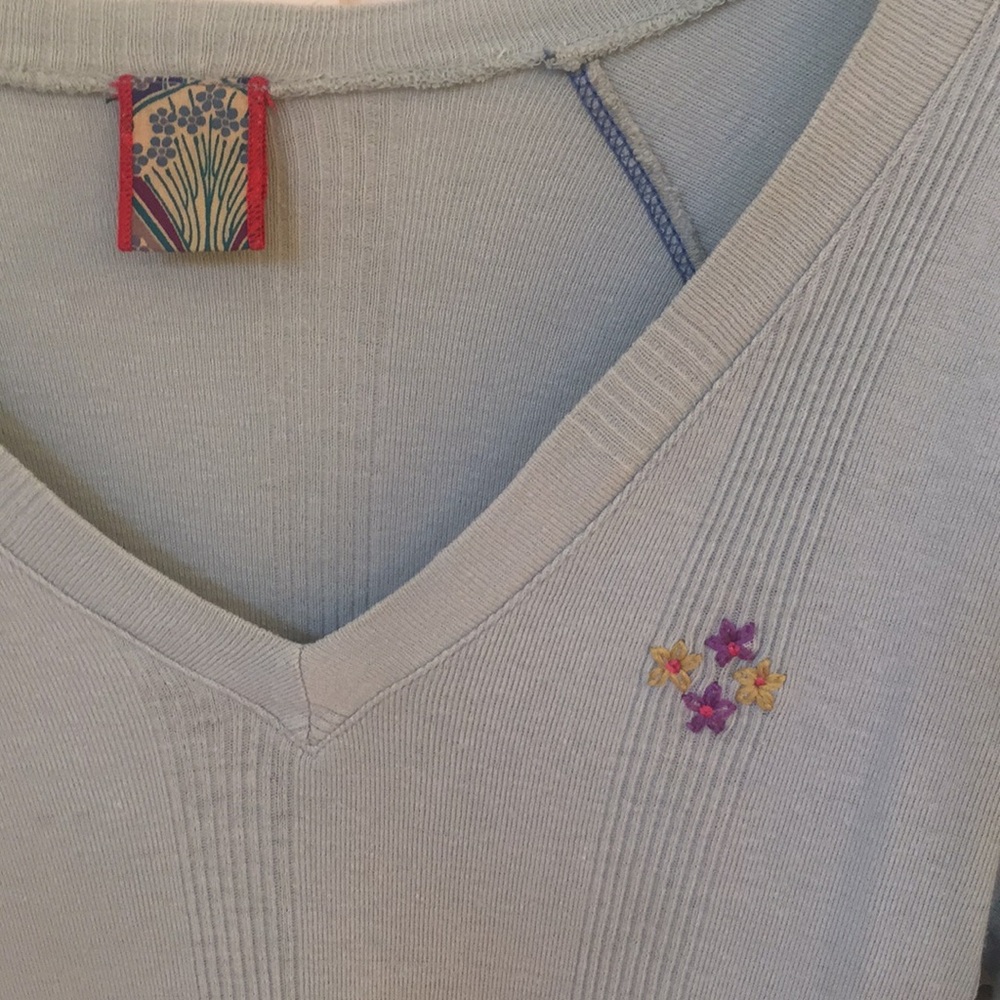 Language Light Sweater Top - Picture 2 of 3